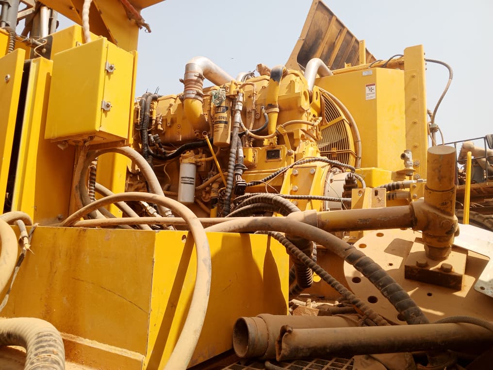Heavy equipment engine service on-site